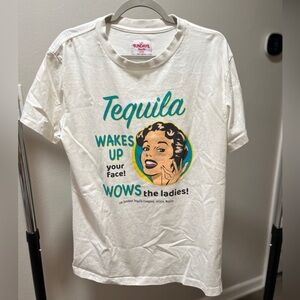 Los Sundays White Cotton Short Sleeve Tequila Wakes Up…Wows Size Large-Preowned